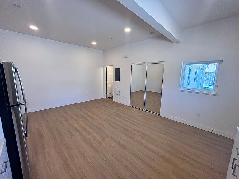 630 Harbour Way — Photo 11