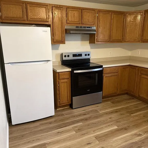 600 W Jackson St — Photo 33