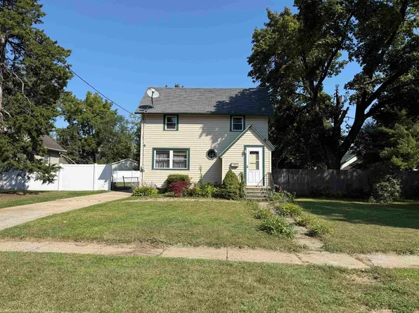 1345 Forest Ave, Beloit, WI 53511