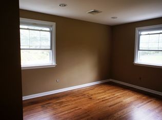 36 N Forge Manor Dr, Phoenixville, PA 19460
