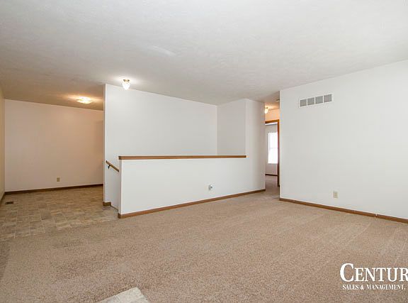 2nd image of 951 Furnas Ave