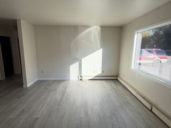 533 E 24th Ave #2