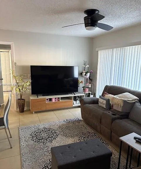 5025 Wiles Rd #105 — Photo 3