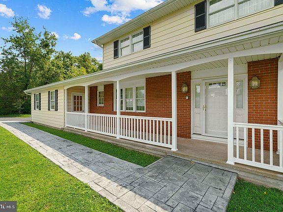 2nd image of 112 Beaumont Dr