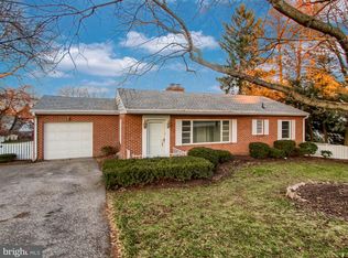 367 Hillside Ln, York, PA 17403