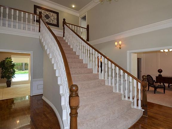 5th image of 2906 Valley Manor Dr
