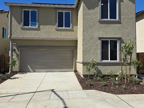 2942 E Tierra Dr, Fresno, CA 93730