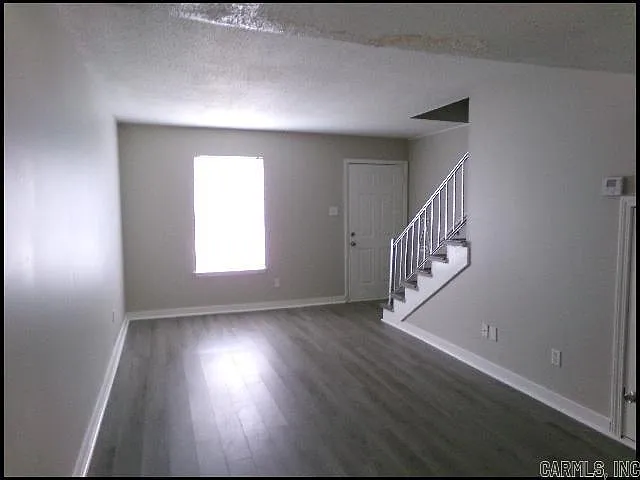 Building Photo - 101 Ellis Dr #G