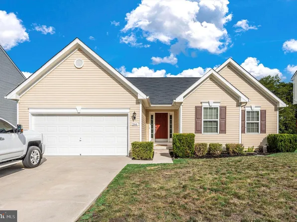 266 Brandenburg Dr, Falling Waters, WV 25419