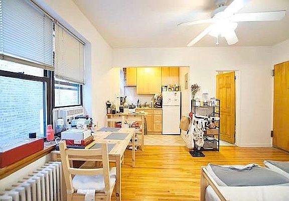 4th image of 328 W 76th St
