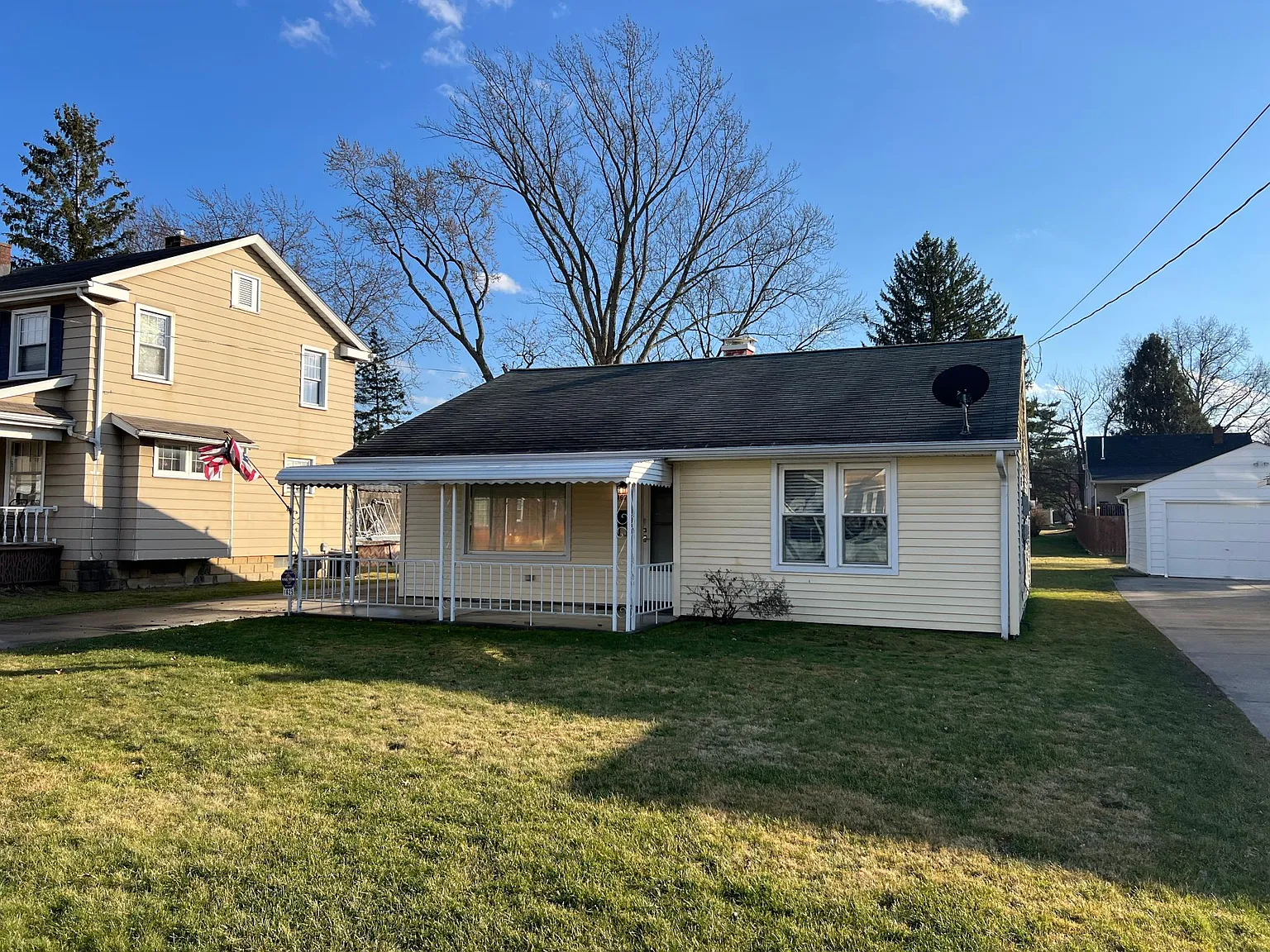 1625 Everett Ave — Photo 4