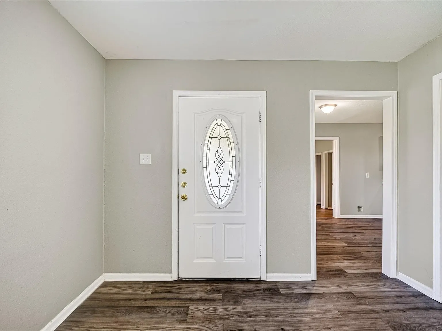 4 bed, 2.0 bath, 1550 sqft, $1,600 — Photo 3