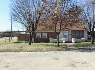601 N Main St, Henrietta, TX 76365
