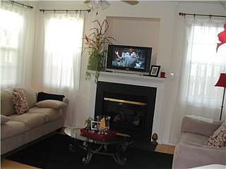 Bright - Living Area