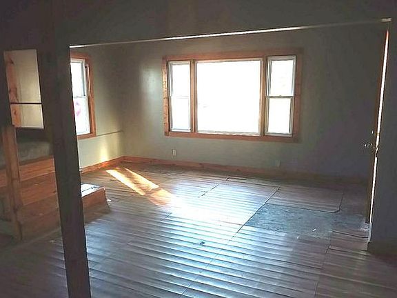 2nd image of 328 Willard Ave