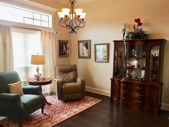 Front sitting/formal dining