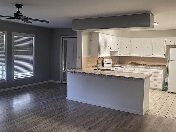 4th image of 3106 Oakmont Dr