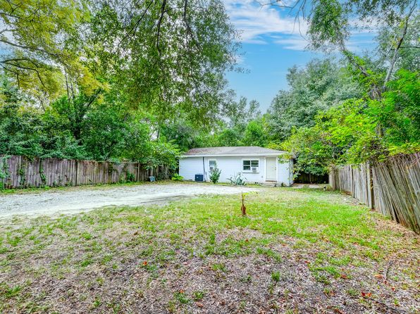 charleston-south-carolina-2079622815 picture