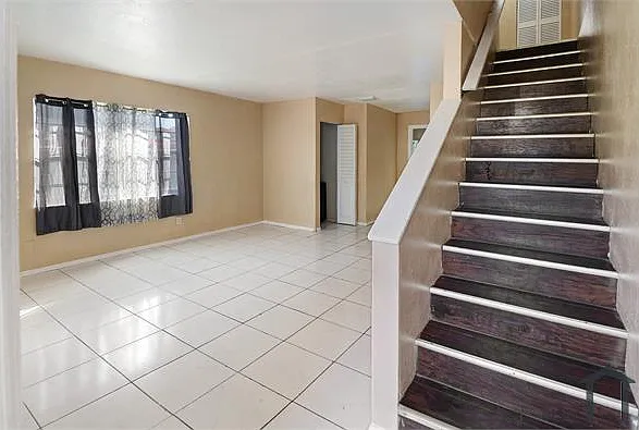 2231 NW 59th Way