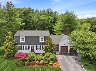 8 Pineridge Dr, Smithfield, RI 02917