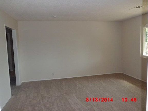 4th image of 2218 Hutchison St