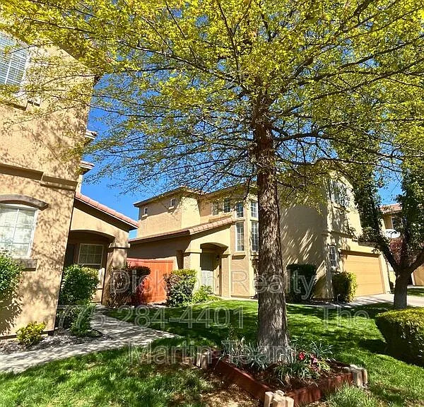 2521 Napoli Dr — Photo 2