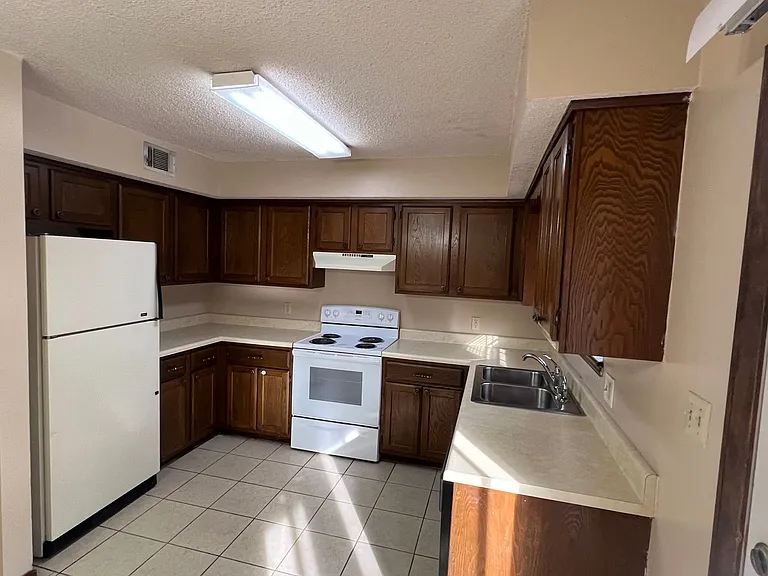 1208 N Nashville Pl — Photo 13
