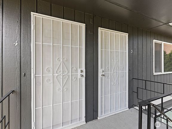 4th image of 3217 Norton Avenue