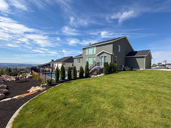 3rd image of 3670 N Goodlife Ln