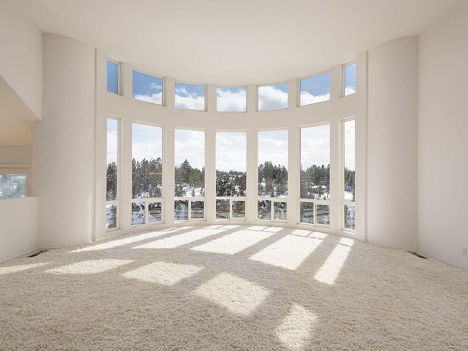 Great room with views of river & canyon