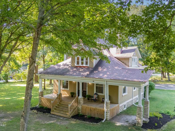 100 Ash Ave, Pewee Valley, KY 40056