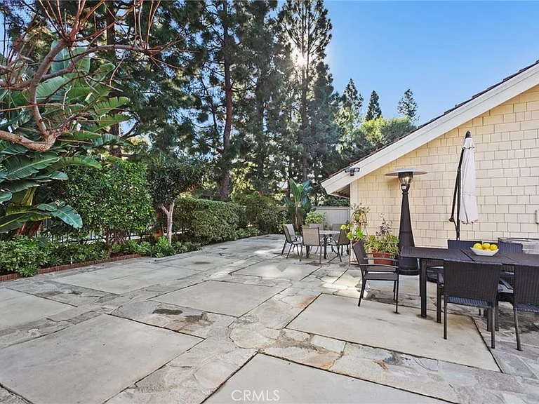41 Hillgrass — Photo 28