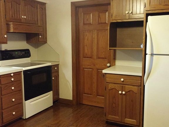 3rd image of 10709 Old Lincoln Way E