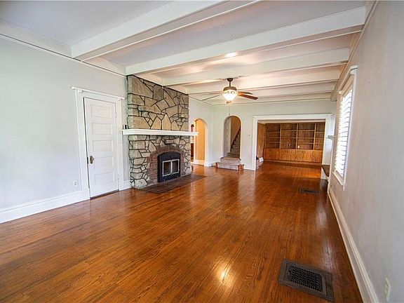 2nd image of 2700 S Crysler Ave