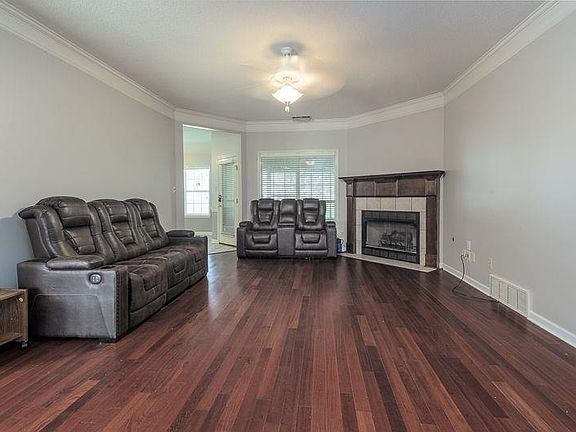 2nd image of 5115 Bluff Springs Dr