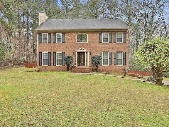 5th image of 295 Brandon Mill Cir