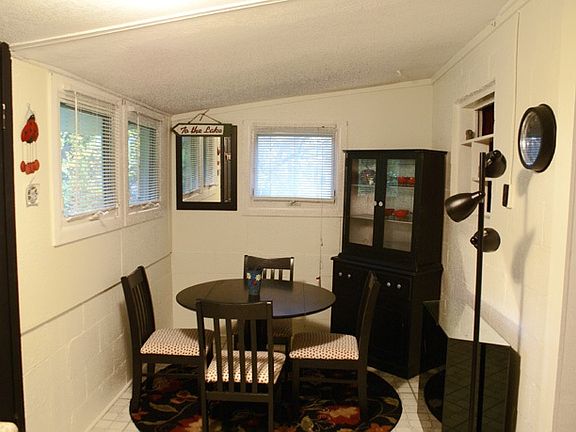 3rd image of 472 Bat Cave Dr