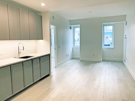 Rented by Chase Global M Realty LLC | media 20