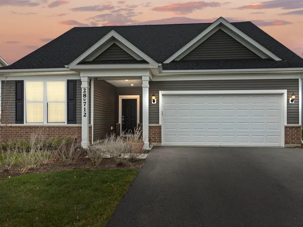 28W712 Trillium Dr, Winfield, IL 60190