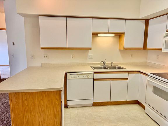 5th image of 2706 Triple Crown Ln Unit 1