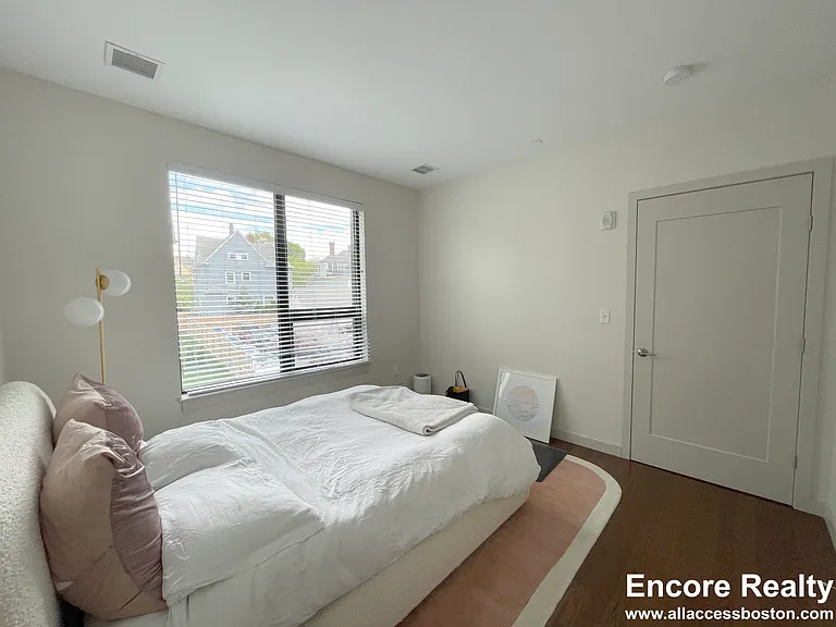 21 Gibbs St #204 — Photo 15