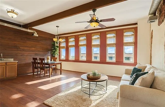 2 bed, 2.0 bath, 1500 sqft, $2,175 — Photo 2
