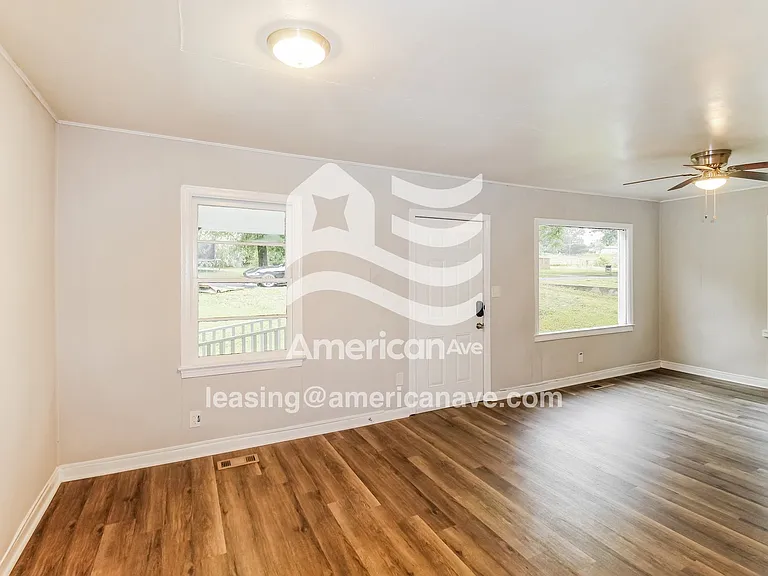 1768609_003_living_room_13708848.jpg
