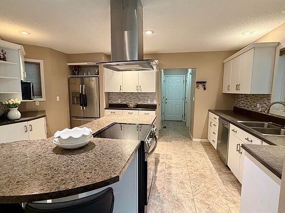 5th image of 938 Leona Cir