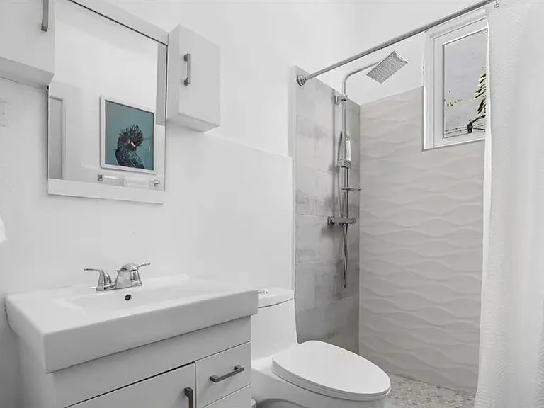 250 Calle Del Parque #1B — Photo 4