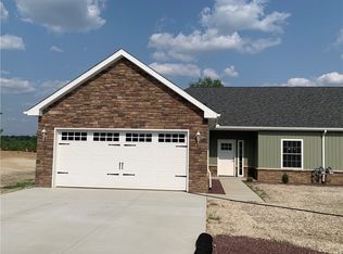 314 Cherokee Dr, Beaver Falls, PA 15010