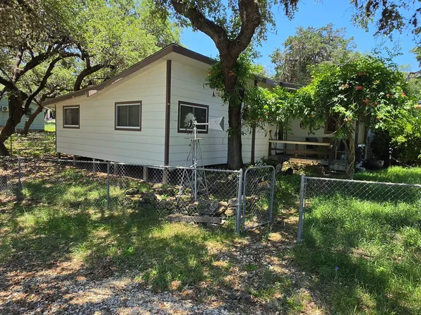 223 LOOKOUT DR, Lakehills, TX 78063