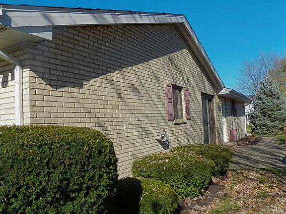 3rd image of 407 E Robinwood St