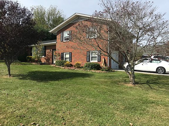 2nd image of 590 Mountain View Dr
