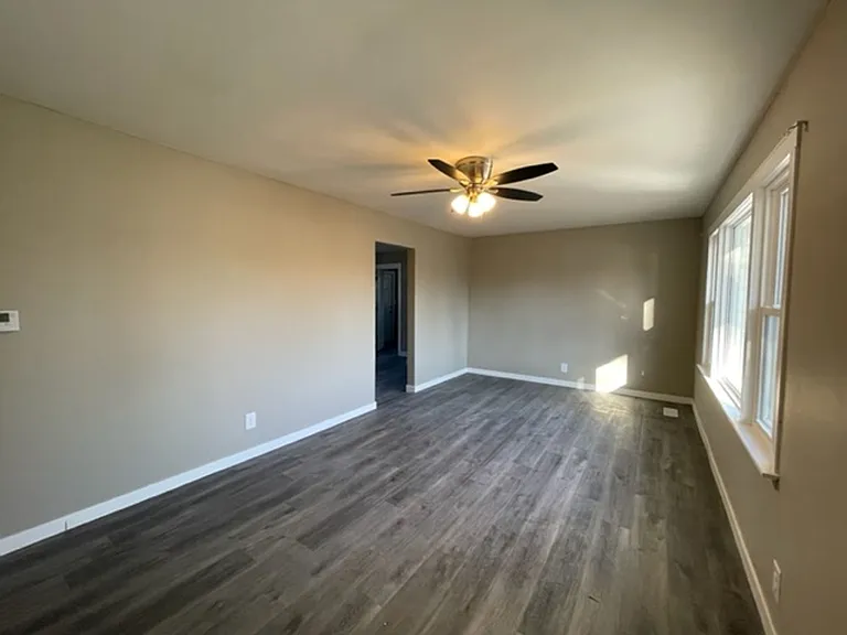 1213 E Wayland St — Photo 3